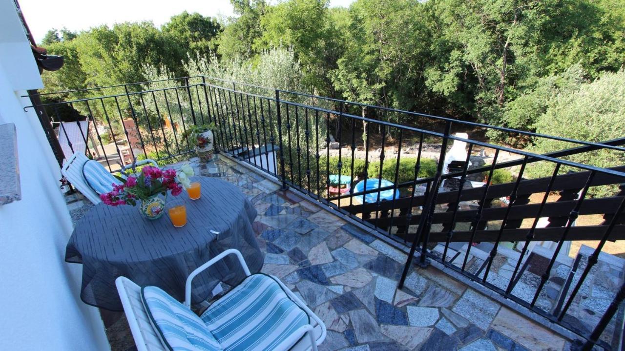 Apartments Marijana Srsici Bagian luar foto
