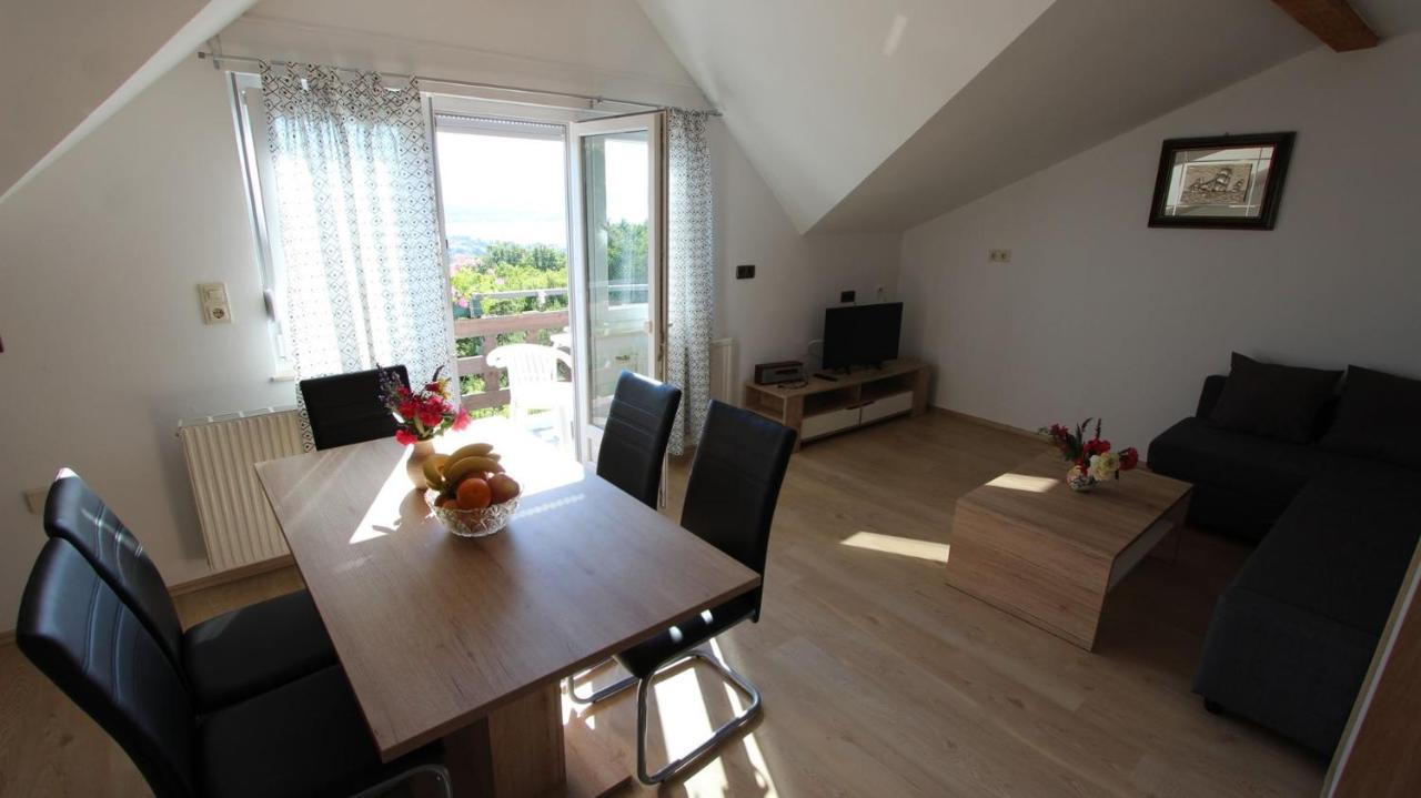 Apartments Marijana Srsici Bagian luar foto