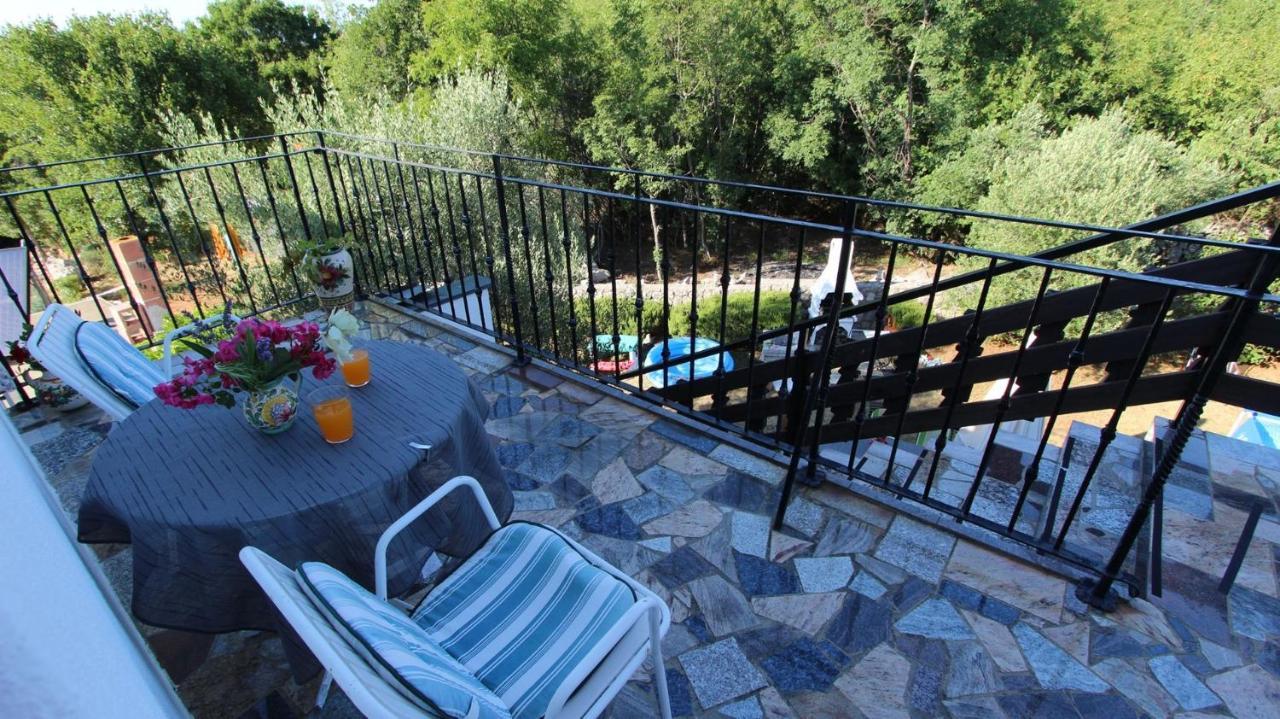 Apartments Marijana Srsici Bagian luar foto