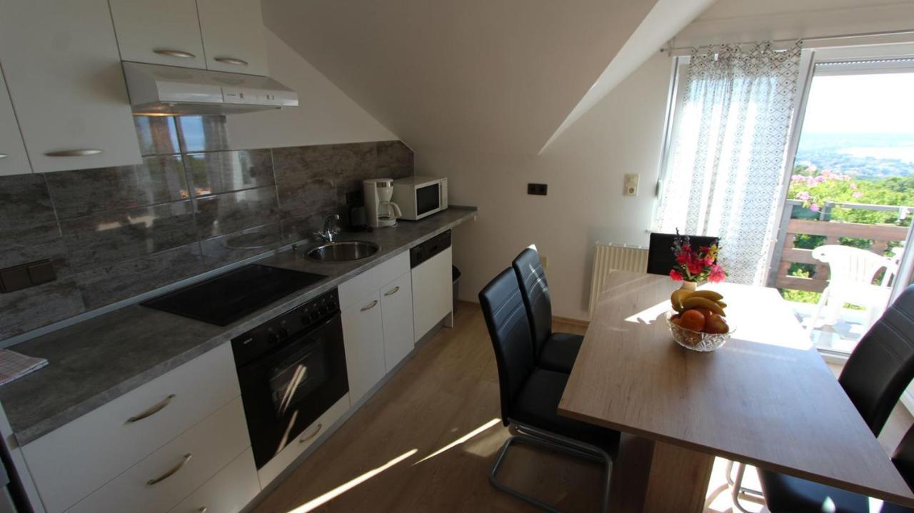 Apartments Marijana Srsici Bagian luar foto